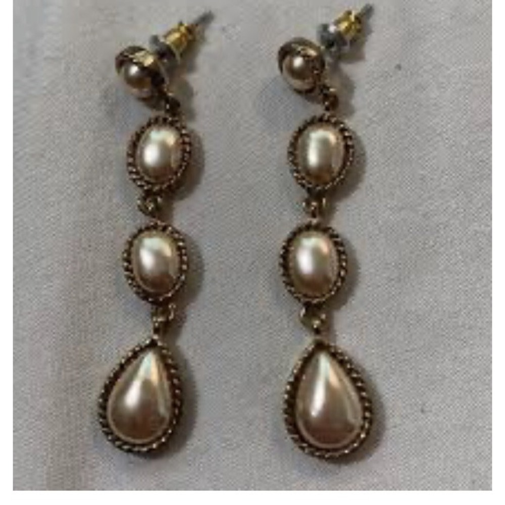 Monet Earrings Pierced Pearls Faux . Great Luster. Dangle